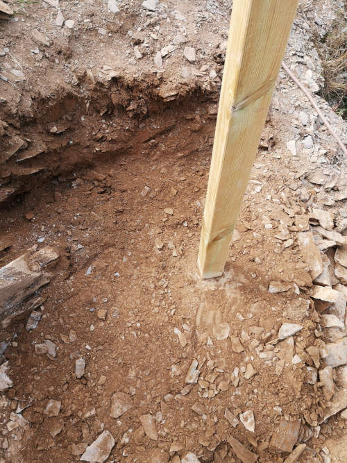 Geländer Wabenstein eingegraben